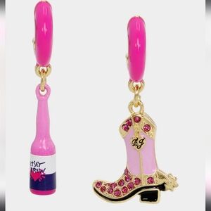 NWT Betsey Johnson HOLA TO LOVE MISMATCH BOOT EARRINGS PINK